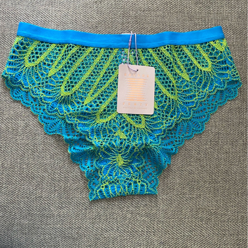 Fenty Undie, stranded in lace hipster